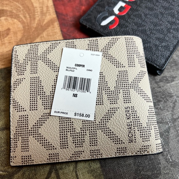 Michael Kors Cooper MK Leather Billfold wallet - Picture 5 of 5